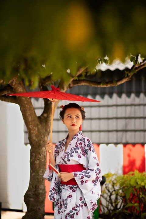 woman-with-kimono